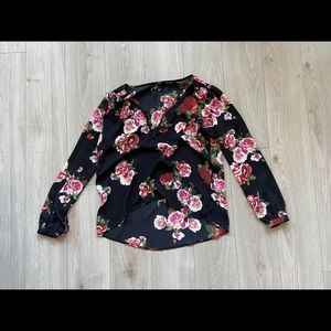 Small Forever 21 womens black floral blouse